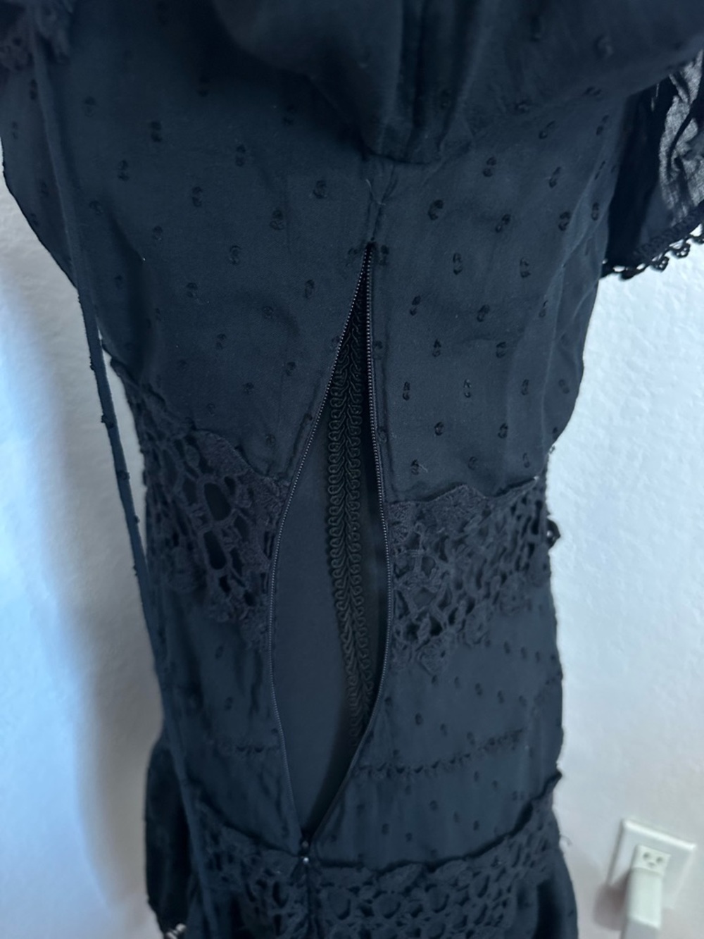 Free People Cruel Intentions Black Off-Shoulder Crochet Waist Mini Dress - Sz 6 - Picture 10 of 11